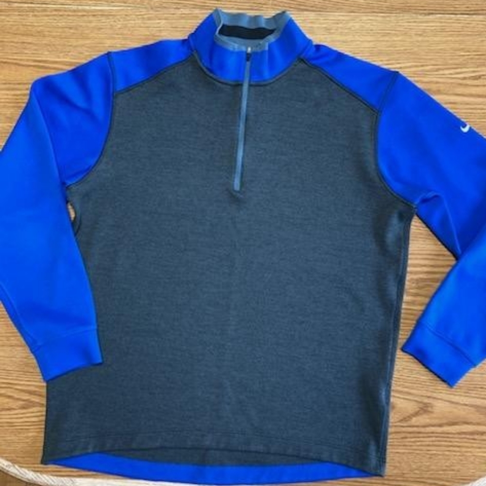 Large Nike Golf Top